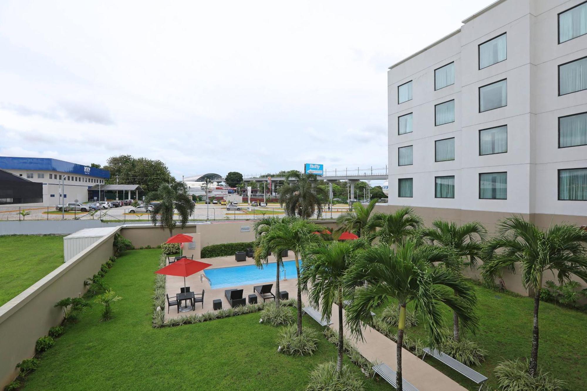 Courtyard By Marriott Panama Metromall Tocumen Eksteriør bilde